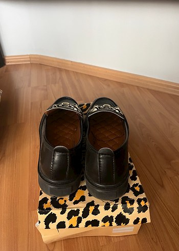 39 Beden Zincir Detaylı Siyah Loafer Ayakkabı