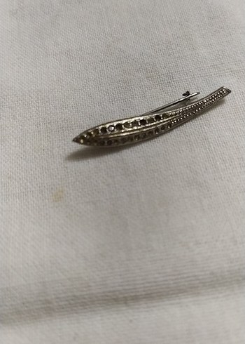 Bej Parlak Boncuklu Yılan Desenli Broş - Görsel 3