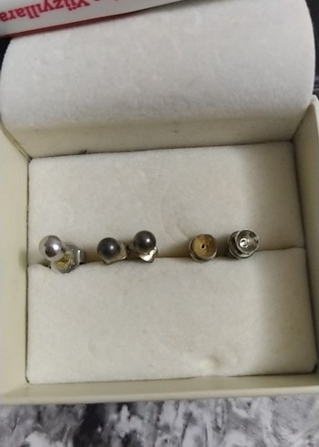 Gri Mini Boncuklu Rock Punk Küpeler - Görsel 3