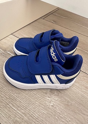 Adidas 22