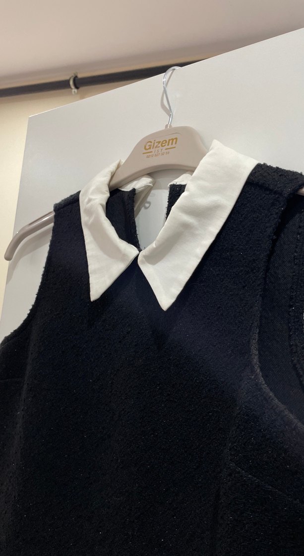 Siyah Beyaz Yakalı Kolsuz Midi Elbise - Görsel 2