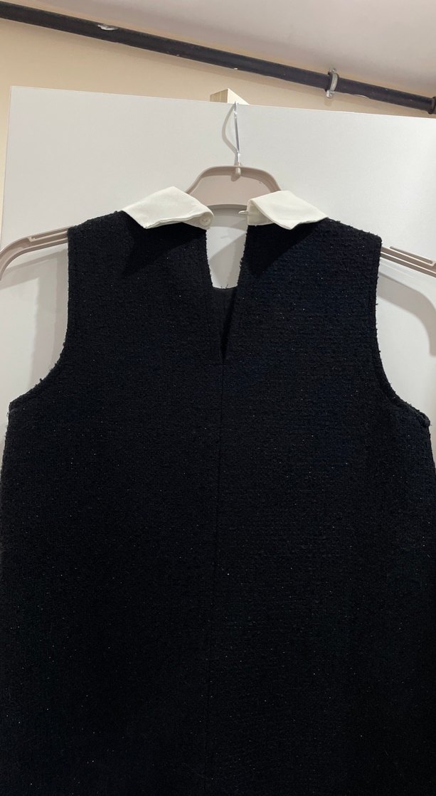 Siyah Beyaz Yakalı Kolsuz Midi Elbise - Görsel 3