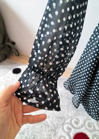 Puantiye desenli uzun kollu midi elbise - Görsel 4