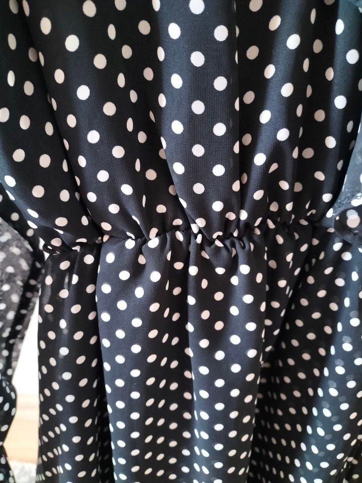 Puantiye desenli uzun kollu midi elbise - Görsel 3