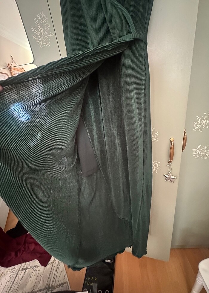 Yeşil midi boy gece elbisesi - Görsel 4