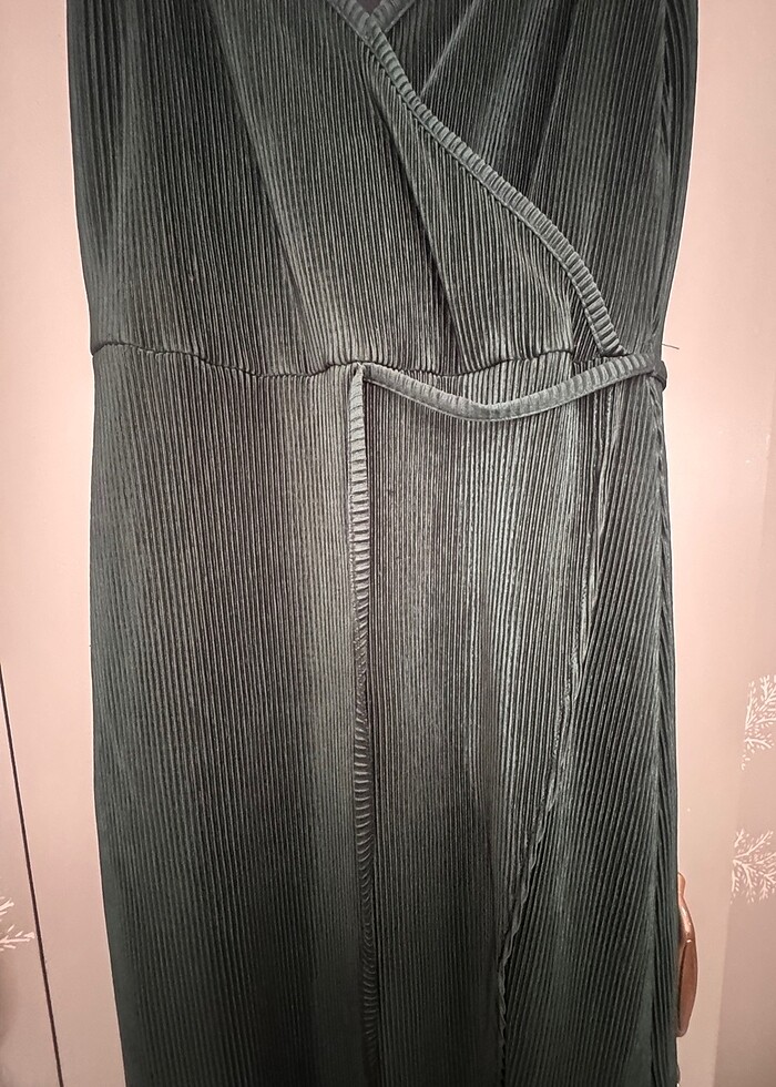 Yeşil midi boy gece elbisesi - Görsel 3