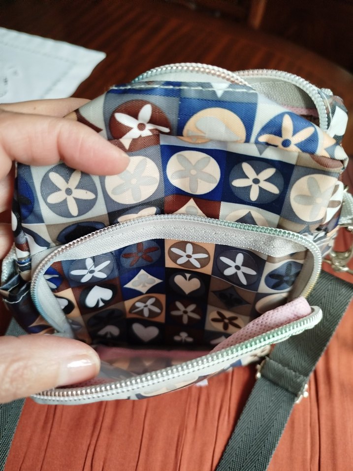 Sports marka Desenli Çapraz Çanta - Görsel 3