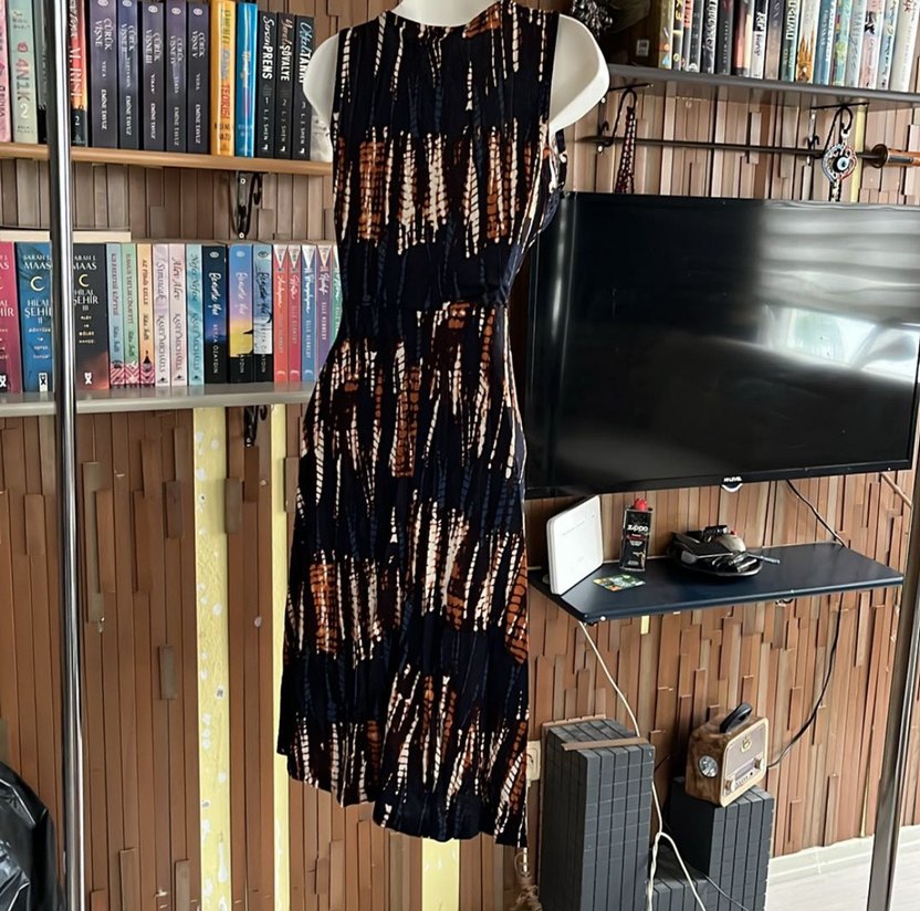 Kahverengi Bağlama Desenli elbise - Görsel 2