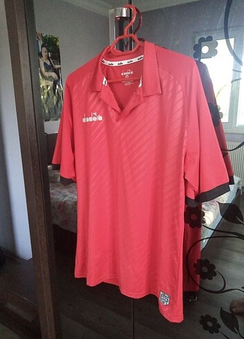 Diadora üst