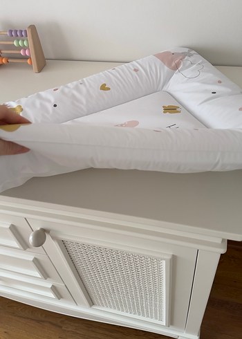 Pembe Baskılı Bebek Alt Açma Minderi - Görsel 4