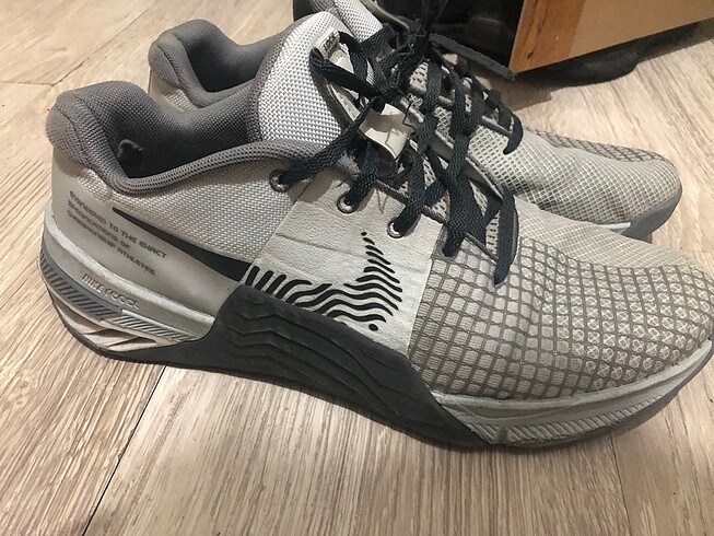 Nike özel seri ayakkabılarından az gıyıldı