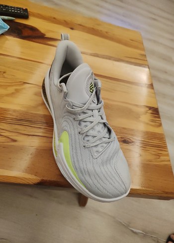 Gri Bağcıklı Basketbol Ayakkabısı. Under Armour Curry 12.