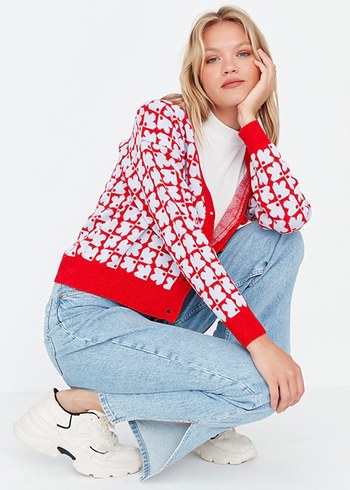 Kırmızı Desenli V Yaka Örgü Hırka - Görsel 2