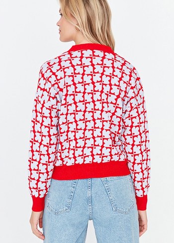 Kırmızı Desenli V Yaka Örgü Hırka - Görsel 3
