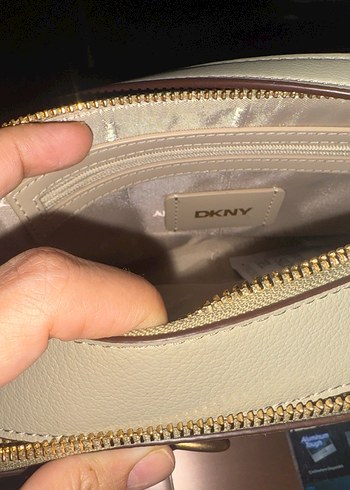 Gri Deri Tokalı Kadın Çantası DKNY - Görsel 4