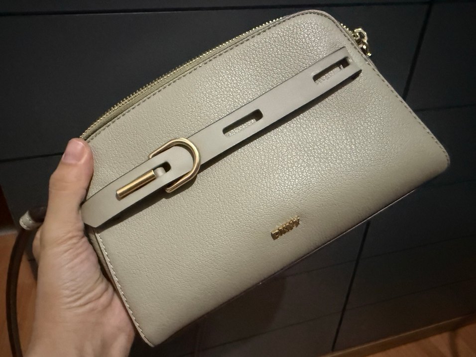 Gri Deri Tokalı Kadın Çantası DKNY - Görsel 3