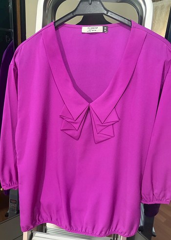 Mor V Yaka Fırfırlı Kadın Bluz - Görsel 2