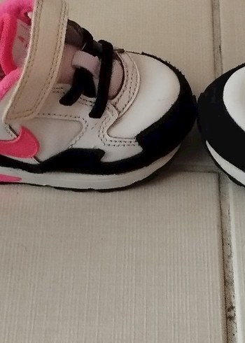 Nike Air Max spor ayakkabi 23.5 - Görsel 2