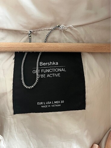 l Beden ten rengi Renk Bershka mont