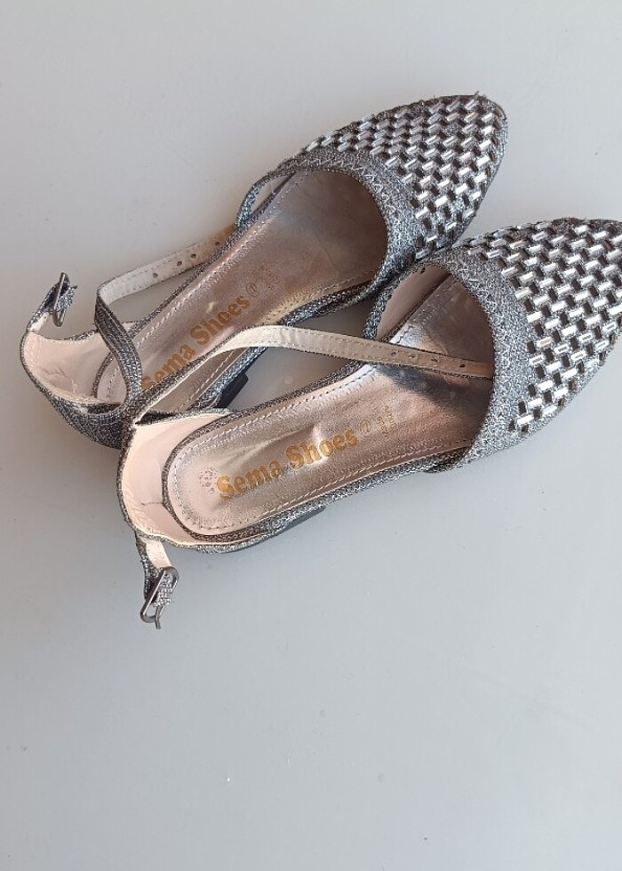 Sadece bir kez düğünde giyilmiştir. - Görsel 3