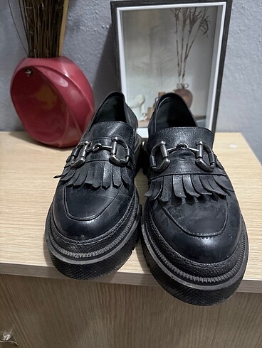 Y-London Loafer