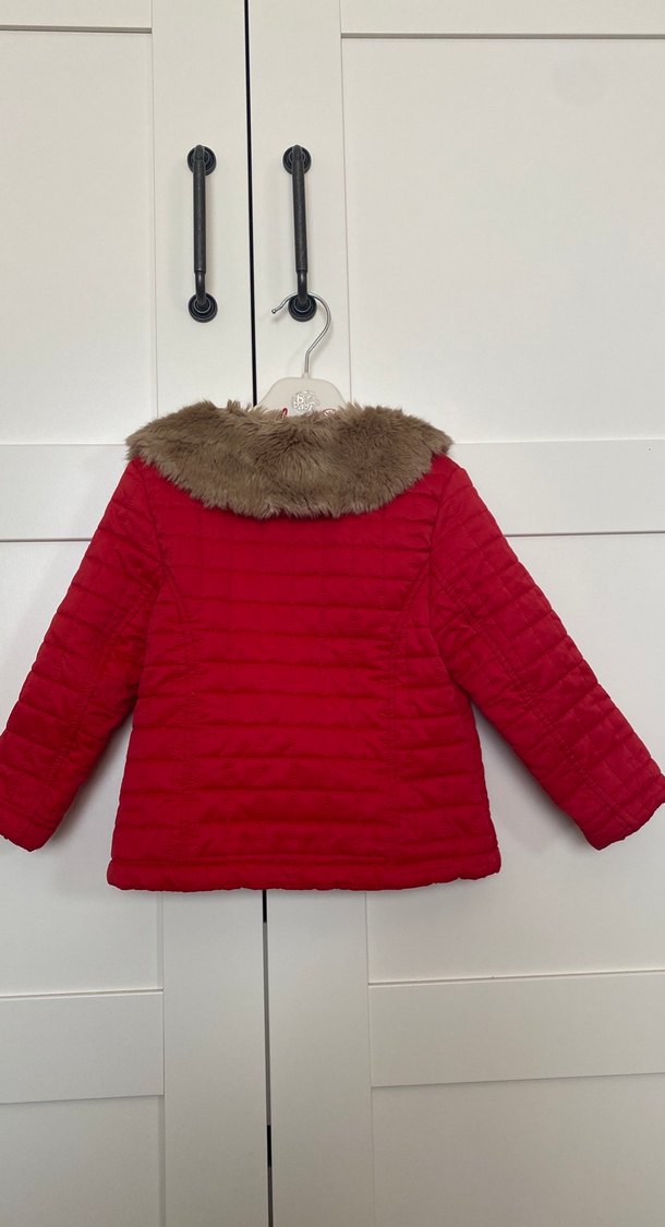 Kız Çocuk Kırmızı Kürklü Mont - Görsel 2