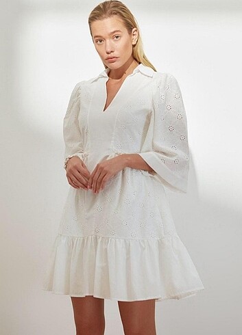 Trendyol & Milla Beyaz Bel Büzgülü Brode Elbise
