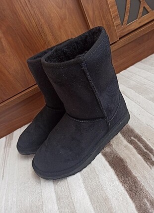 UGG bot