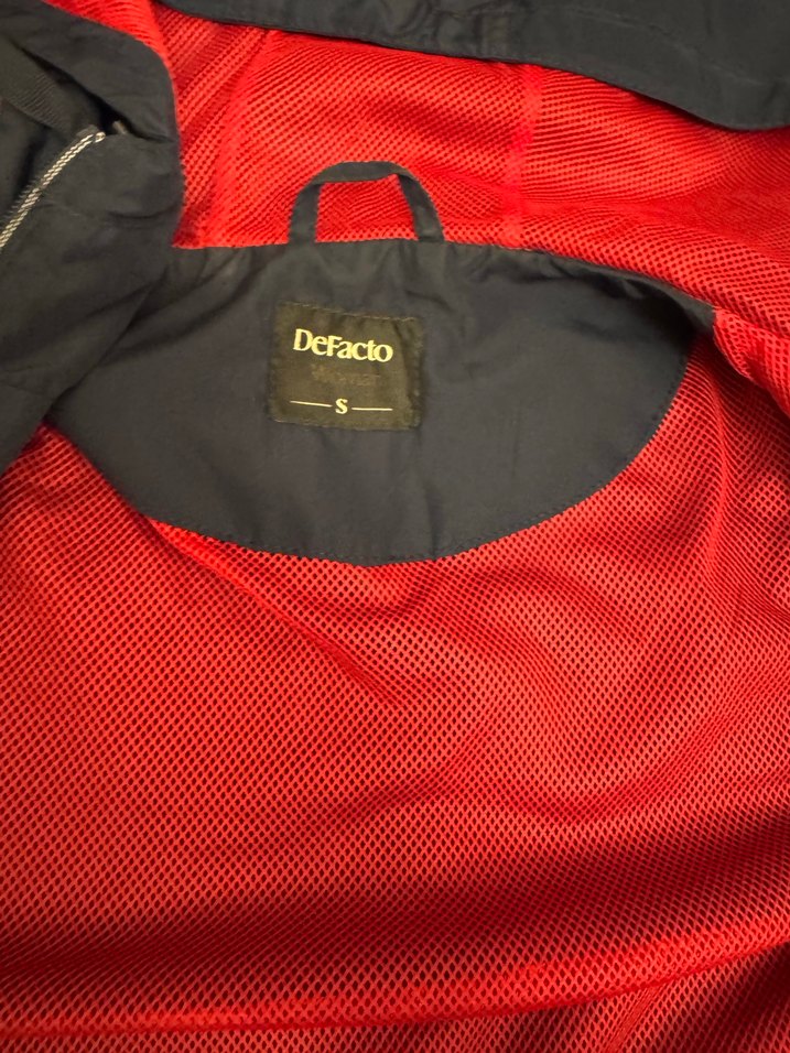 Kemerli Kapüşonlu Uzun Boy Kadın Yağmurluk - Görsel 5