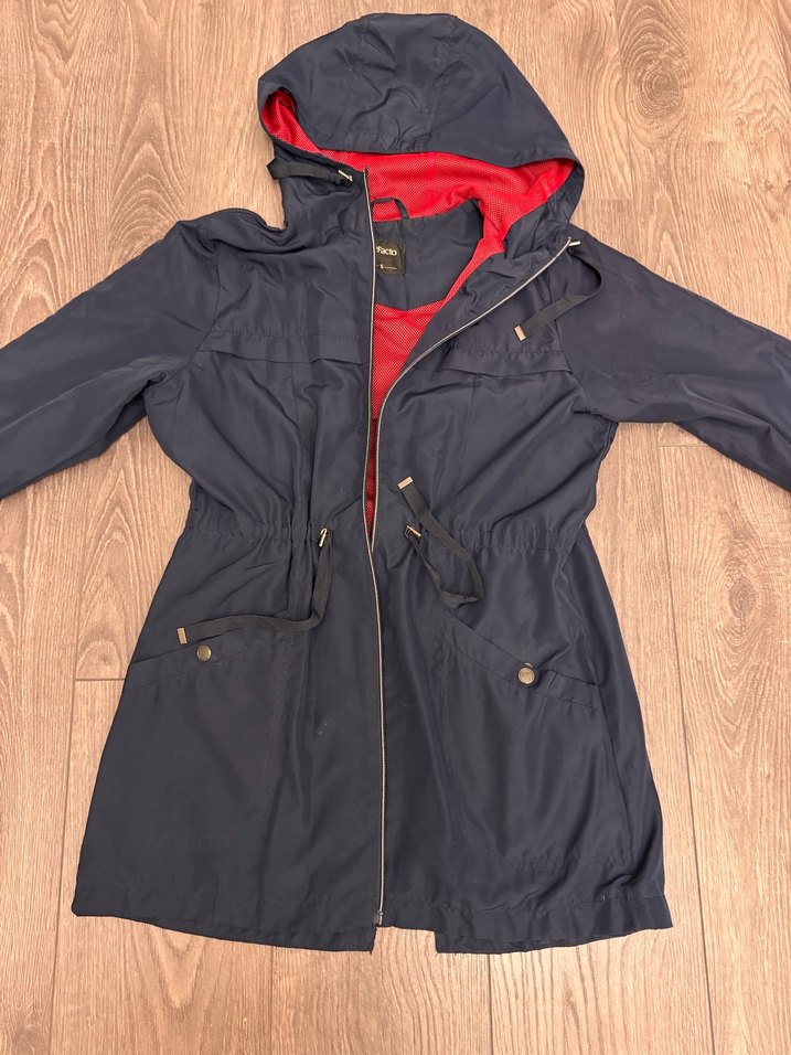 Kemerli Kapüşonlu Uzun Boy Kadın Yağmurluk - Görsel 3