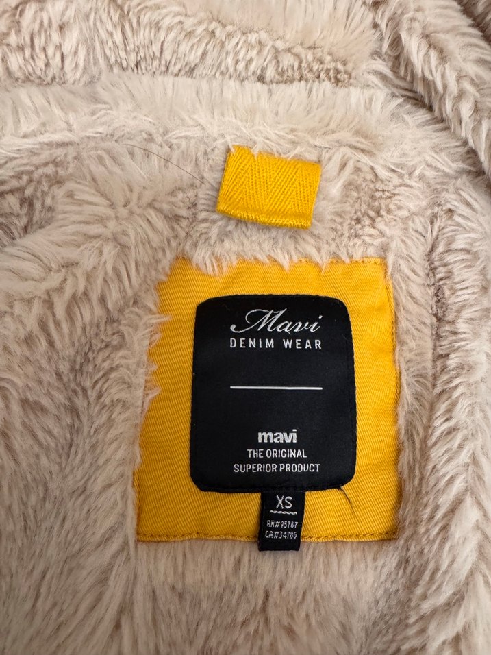 Sarı Peluş Kapüşonlu Kadın Kışlık Mont - Görsel 5