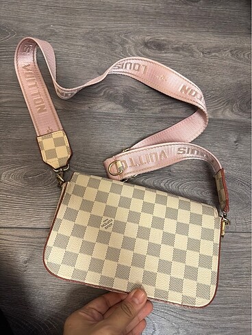 Askılı çanta. Kol çantası - Görsel 3