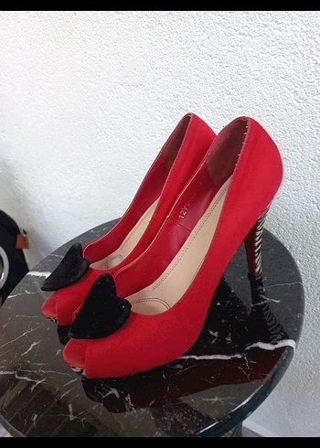 Kırmızı Fiyonklu Yüksek Topuklu Stiletto
