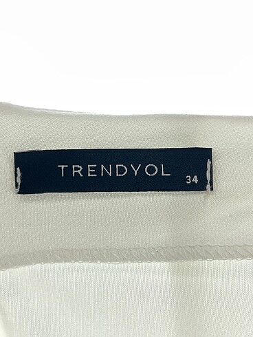 34 Beden beyaz Renk Trendyol & Milla Kısa Elbise %70 İndirimli.