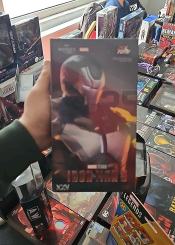 Iron Man 3 Koyu Siyah Aksiyon Figürü