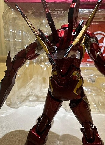 Shf infinity war iron man