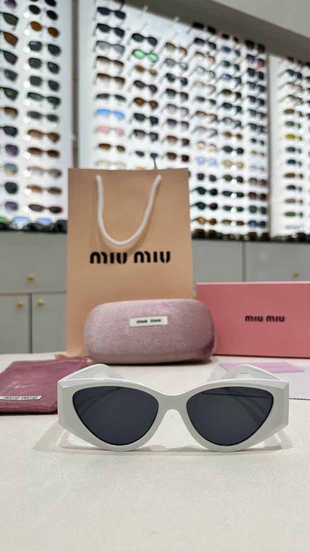 Beyaz Miu Miu Kadın Güneş Gözlüğü - Görsel 2