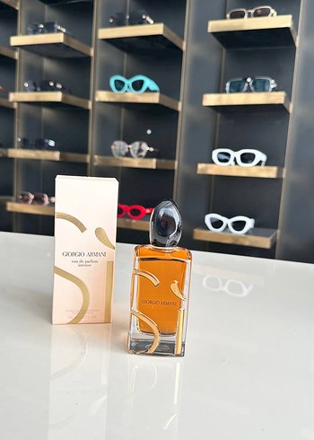 Giorgio Armani Kadın Parfümü 50 ml