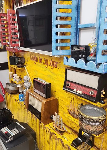 Sarı renkli monitör - Görsel 6