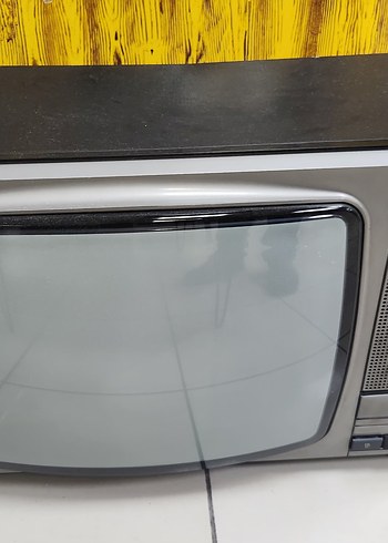 Sarı renkli monitör - Görsel 14