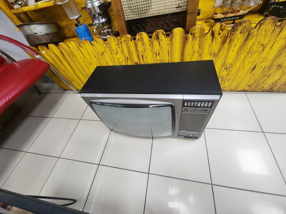 Sarı renkli monitör - Görsel 4