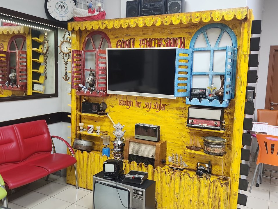 Sarı renkli monitör - Görsel 2