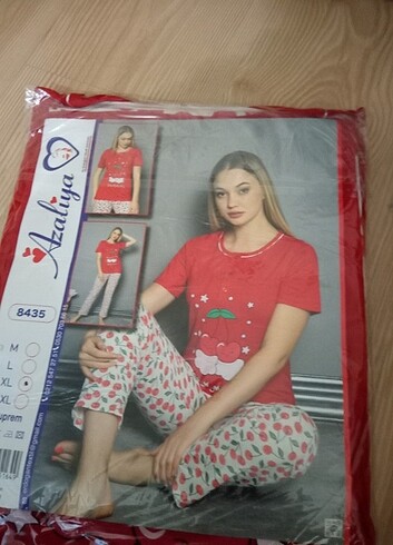 Pamuklu çeşitli renk ve stilde pijama takımları - Görsel 8