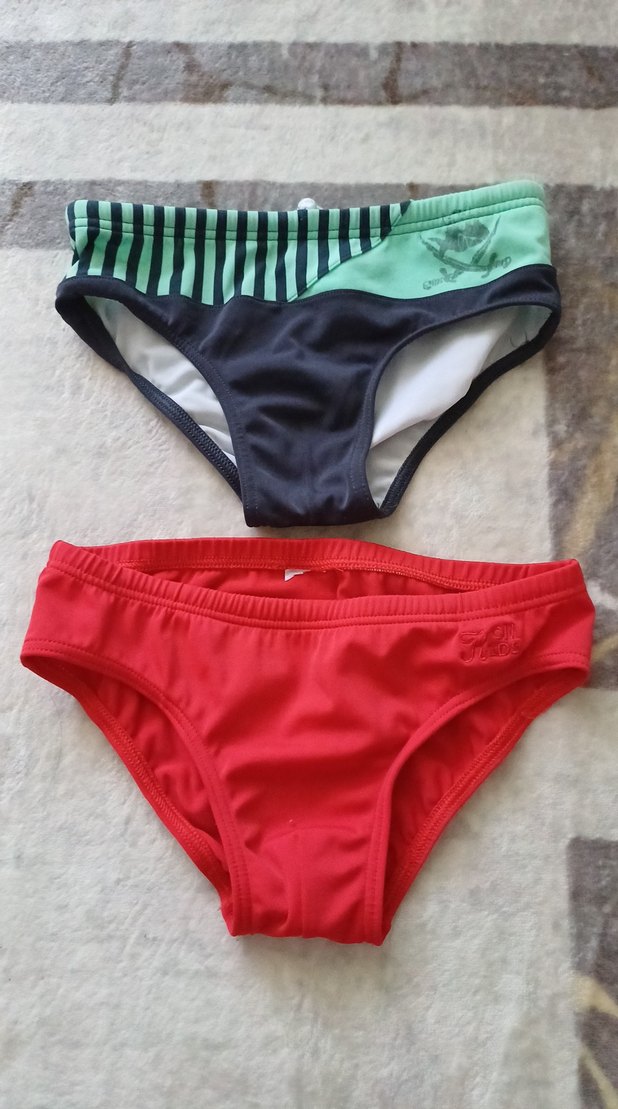 Erkek Çocuk Kırmızı ve Desenli Mayo - Görsel 2