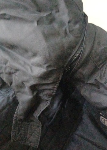 Erkek Çocuk Siyah Kapüşonlu Kemerli Mont - Görsel 11