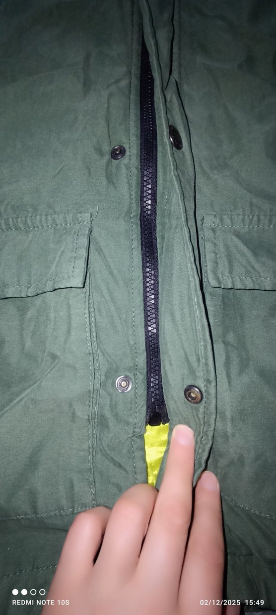 Erkek Çocuk Parlak Yeşil Düğmeli Kaban - Görsel 3