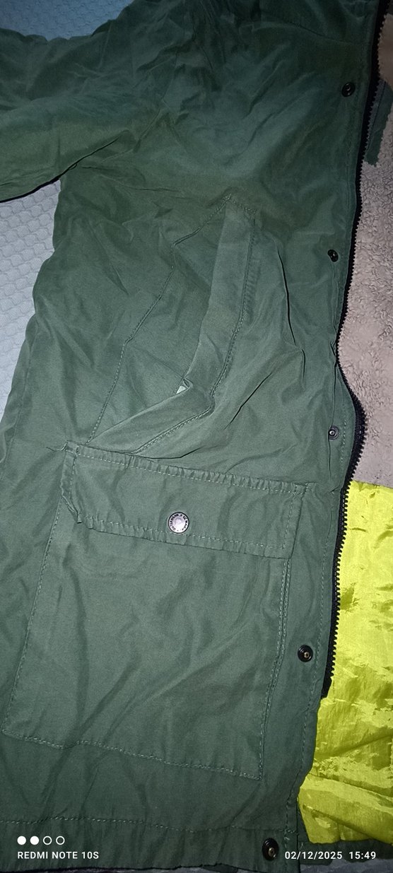 Erkek Çocuk Parlak Yeşil Düğmeli Kaban - Görsel 2