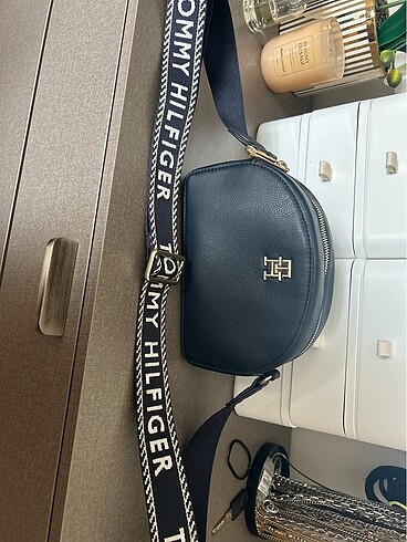 Tommy Hilfiger Lacivert Çanta