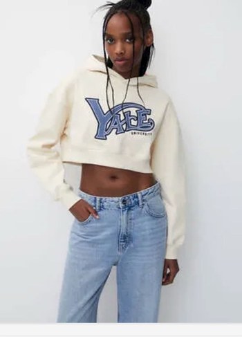 Beyaz V Yaka Uzun Kollu Salaş Sweatshirt
