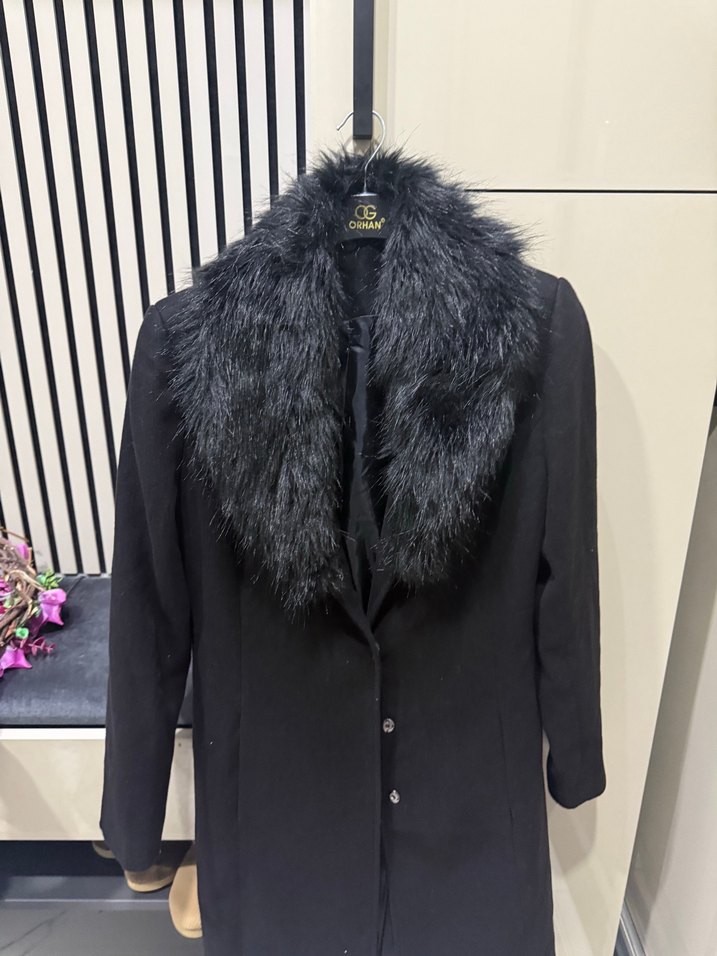 Siyah Uzun Kollu Kürklü Midi Kadın Kaban - Görsel 3